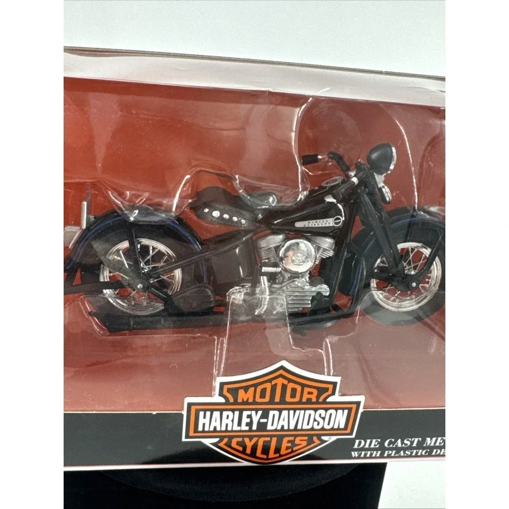 Harley Davidson 1948 FL‎ Panhead 1:18 Die Cast 2000 Maisto Series 8 #31760